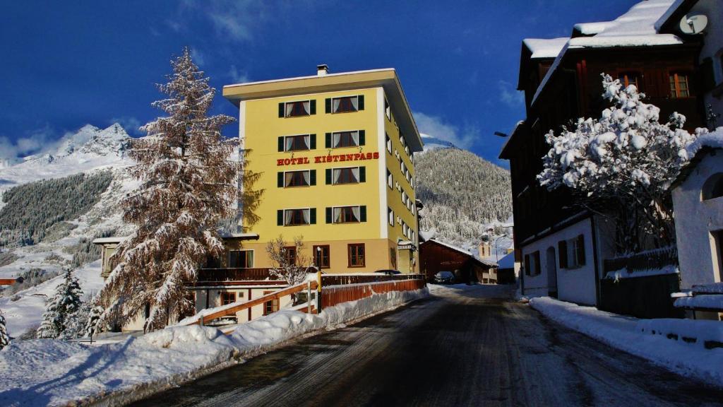 Hotel Kistenpass Breil/Brigels +41 81 941 11 43